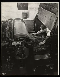 Arbeiten an einer Meihle-Presse bei Unz und Co., 24 Beaver Street, New York, 1932
